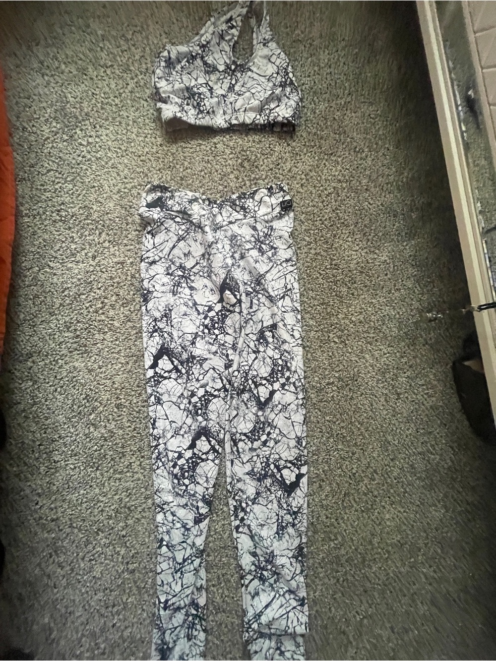 Lici fit Black & White Marble Print Leggings set